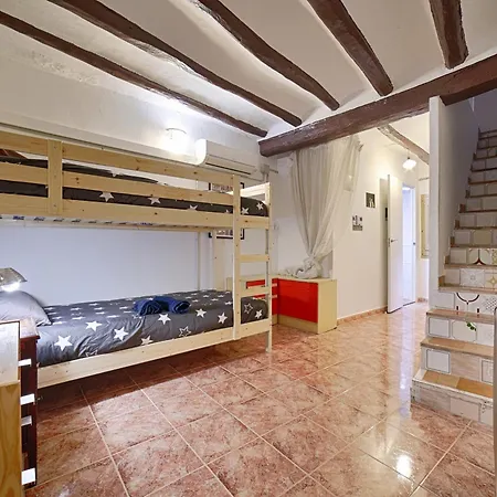 Agradable Con Chimenea Y Aire Acondicionado Apartment